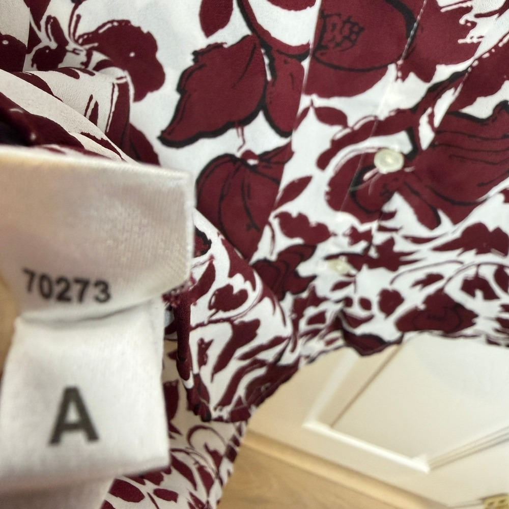 LOFT Office Blouse M Burgundy Ivory Floral Pomegranate Button Down Bold Travel‎ - Picture 7 of 8